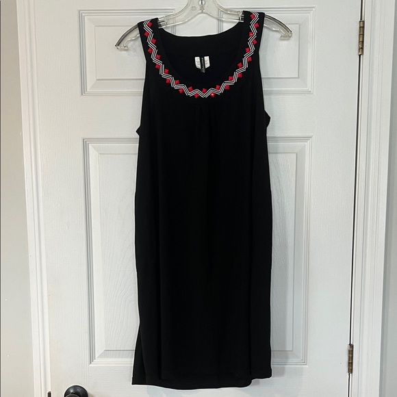 Point Zero Dresses & Skirts - Point Zero Black Midi Dress with Red Pattern